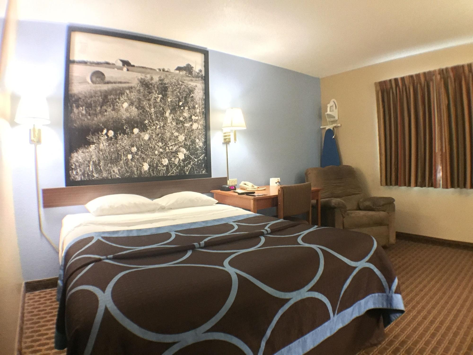 Super 8 By Wyndham Johnstown/Gloversville Bagian luar foto