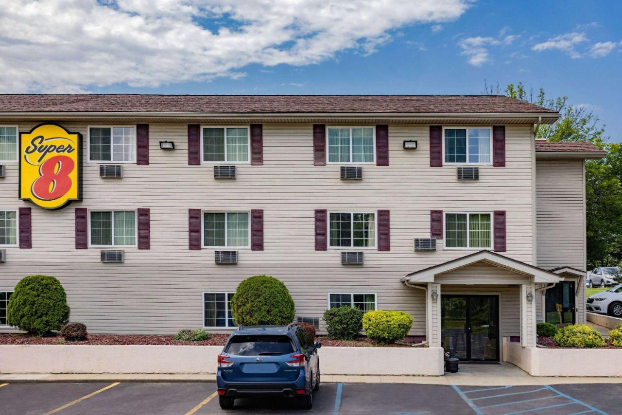 Super 8 By Wyndham Johnstown/Gloversville Bagian luar foto