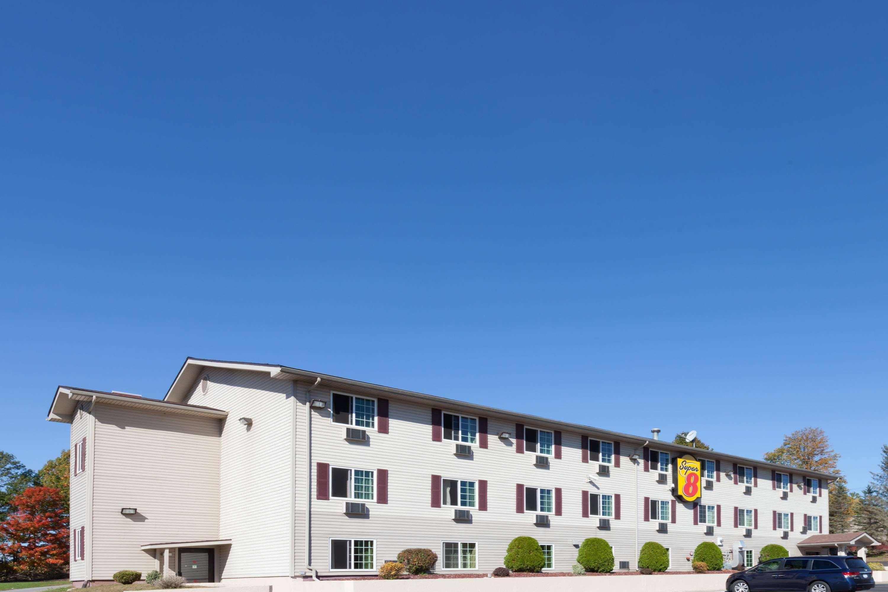 Super 8 By Wyndham Johnstown/Gloversville Bagian luar foto