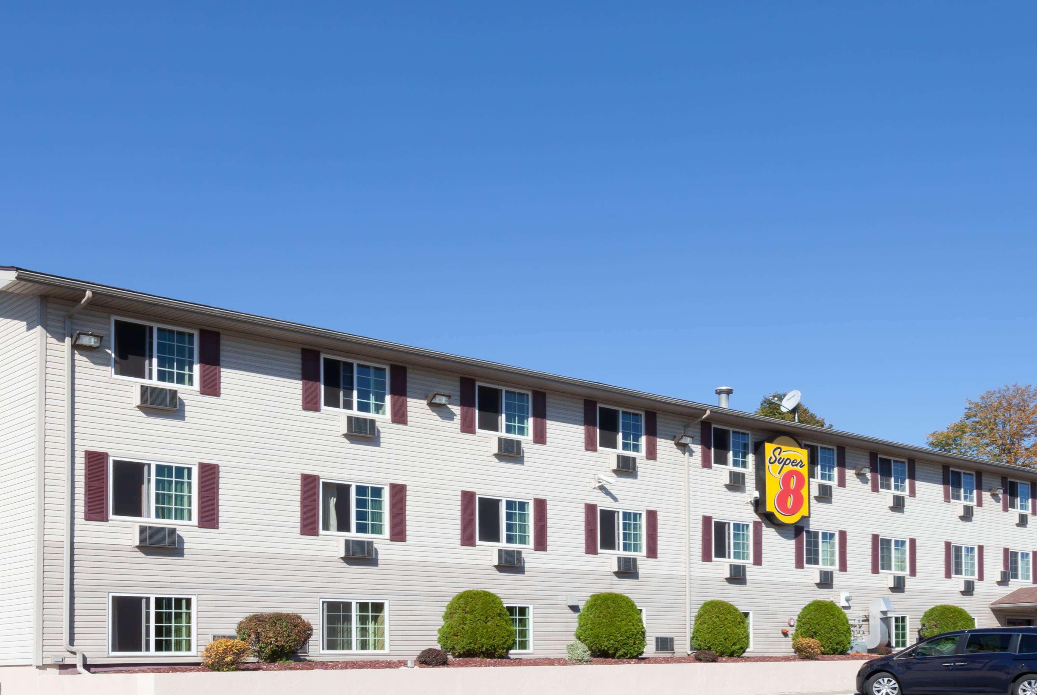 Super 8 By Wyndham Johnstown/Gloversville Bagian luar foto