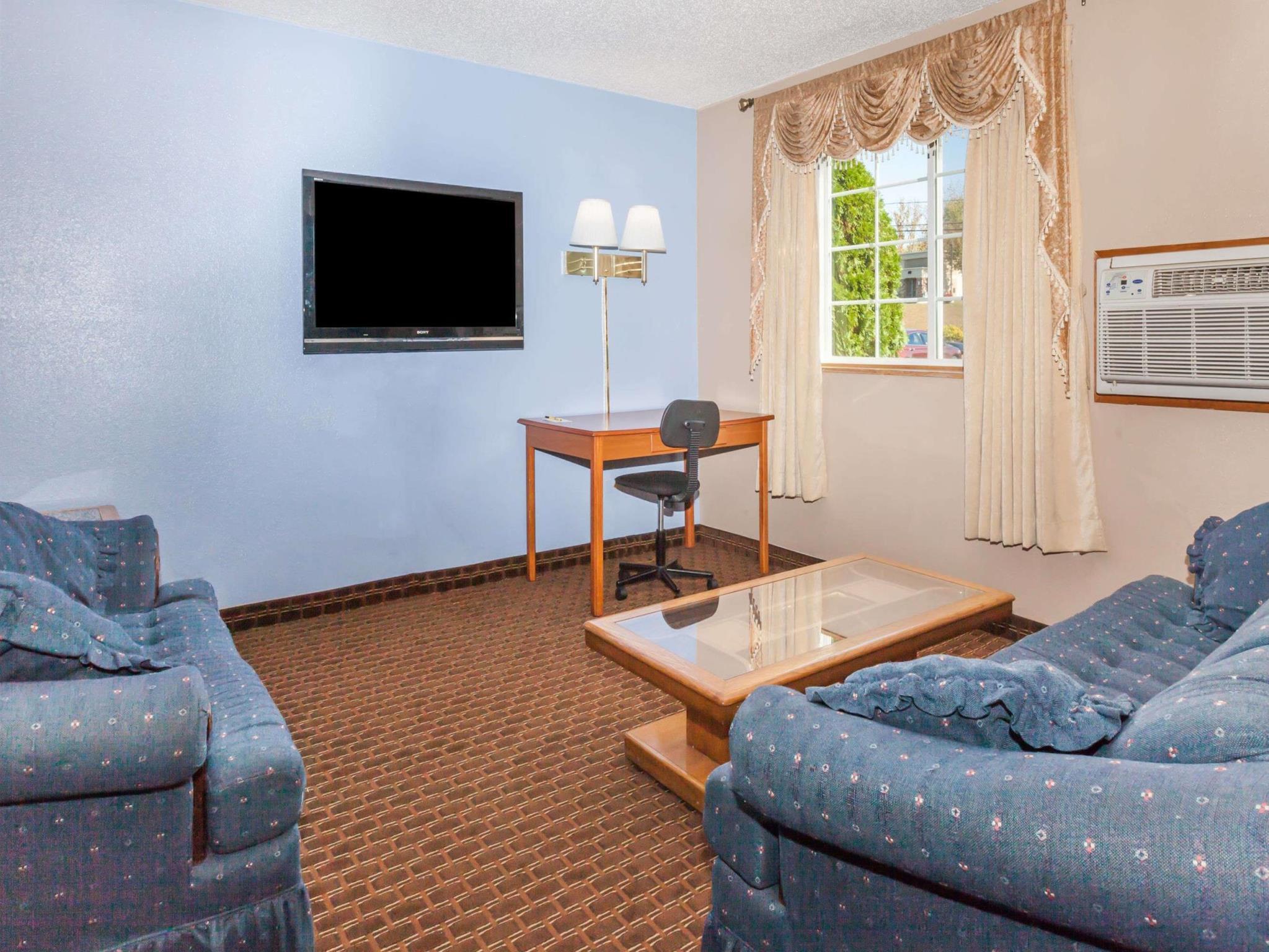 Super 8 By Wyndham Johnstown/Gloversville Bagian luar foto