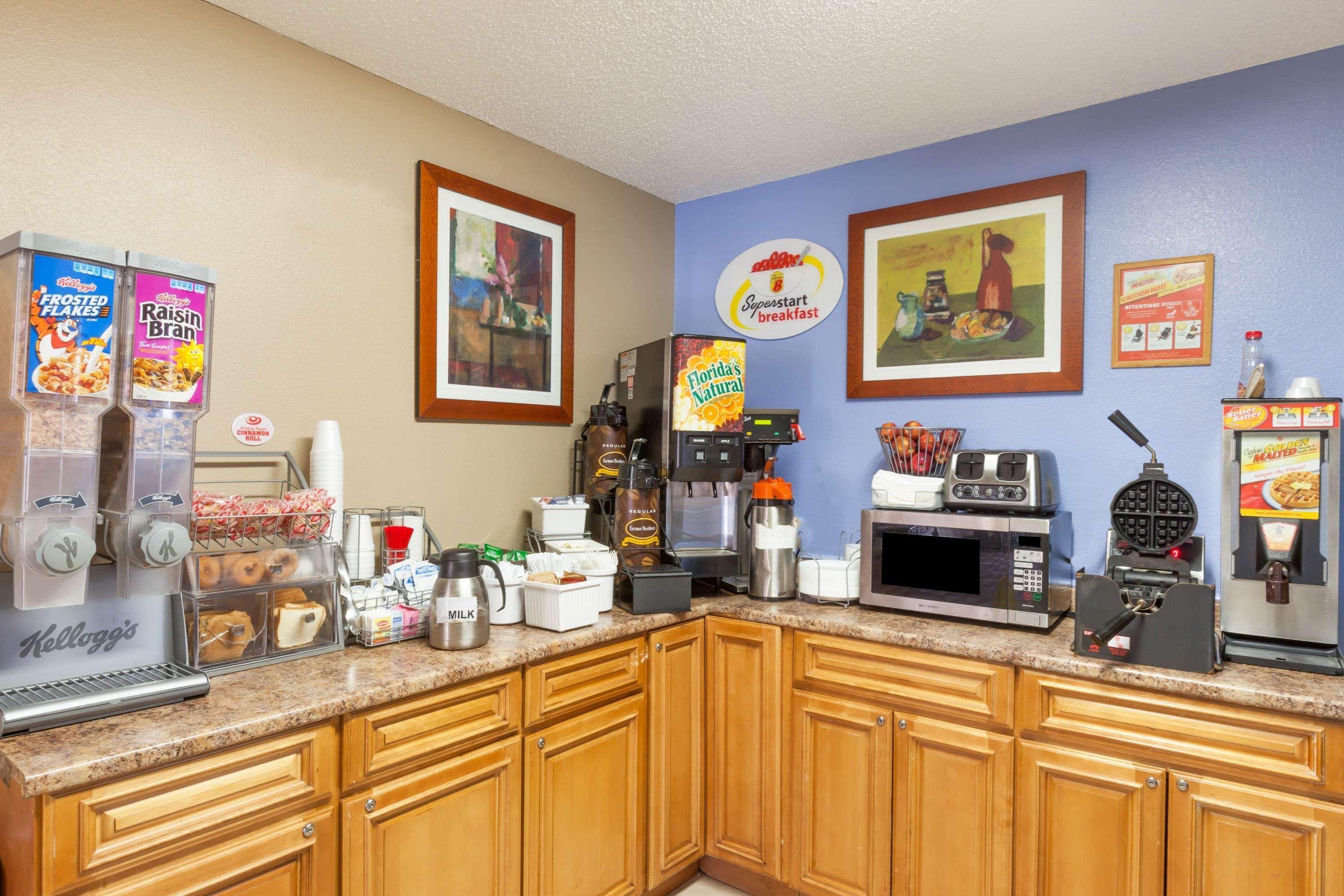 Super 8 By Wyndham Johnstown/Gloversville Bagian luar foto