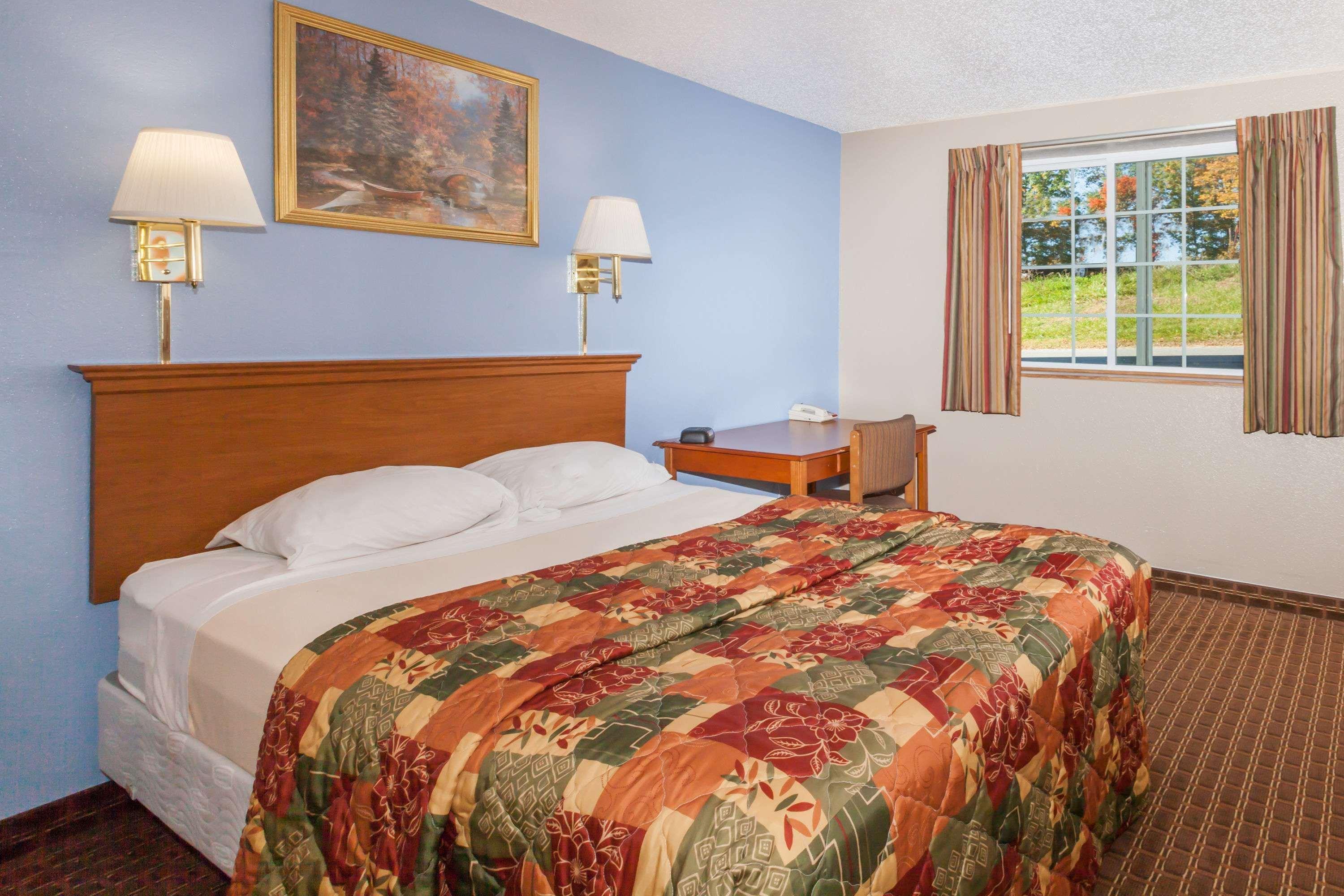 Super 8 By Wyndham Johnstown/Gloversville Bagian luar foto